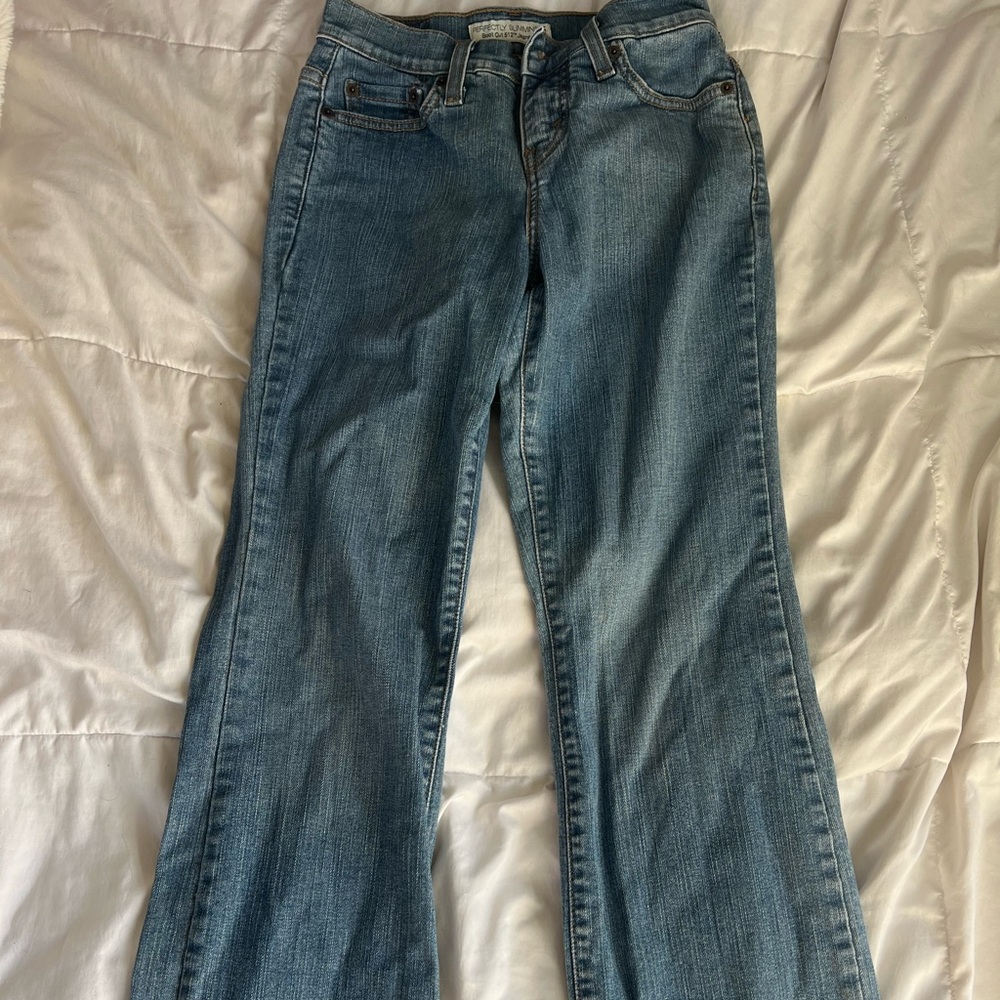Levi’s 512 Perfectly Slimming Bootcut Jeans (Size 2P)